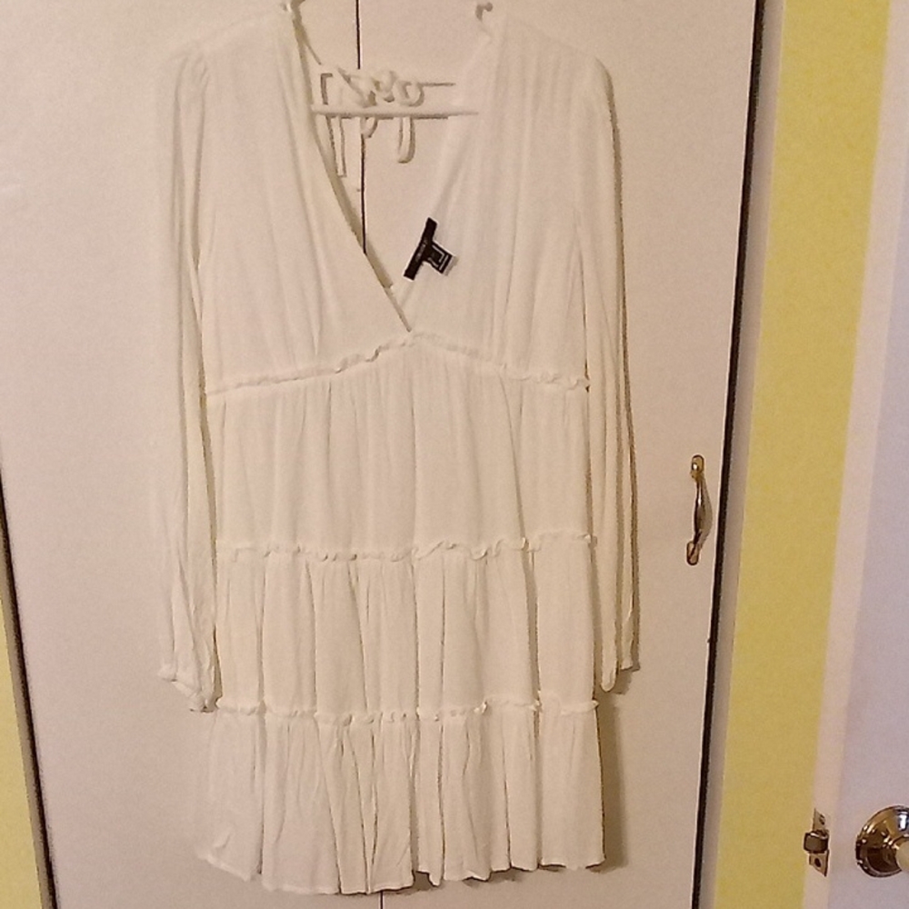 Forever 21 White Tiered Long Sleeve Womans  Mini Dress Size Medium Mint